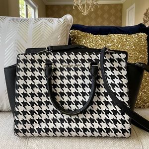 ❣️ Large Michael Kors Selma Houndstooth Purse ❣️